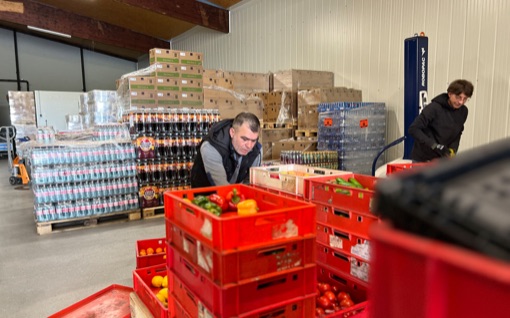 Mitarbeitende und Inhaber der Friedhelm Loh Group spenden 200.000 Euro an soziale Einrichtungen und Hilfsorganisationen